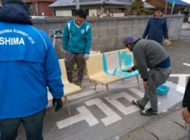 椅子下塗り