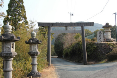 天の岩戸口