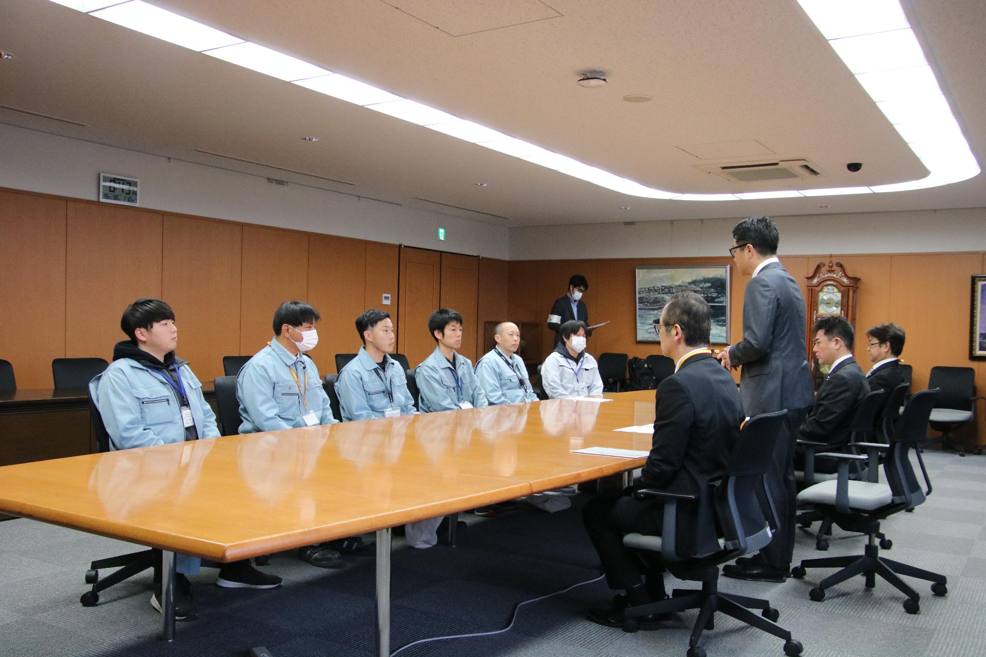 能登半島地震職員派遣本庁職員出発式の様子