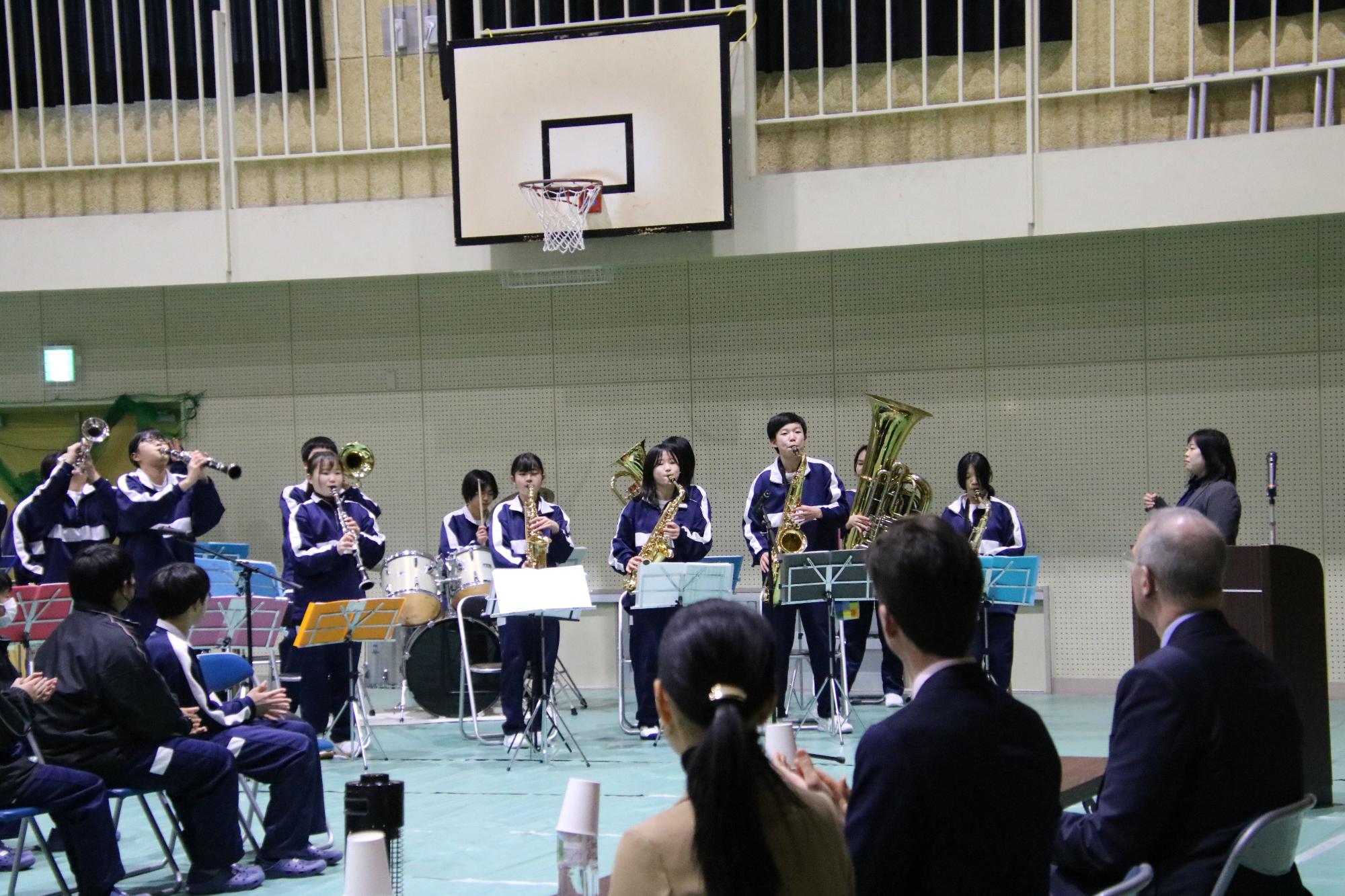 東海中学校ブラスバンド部の歓迎の演奏