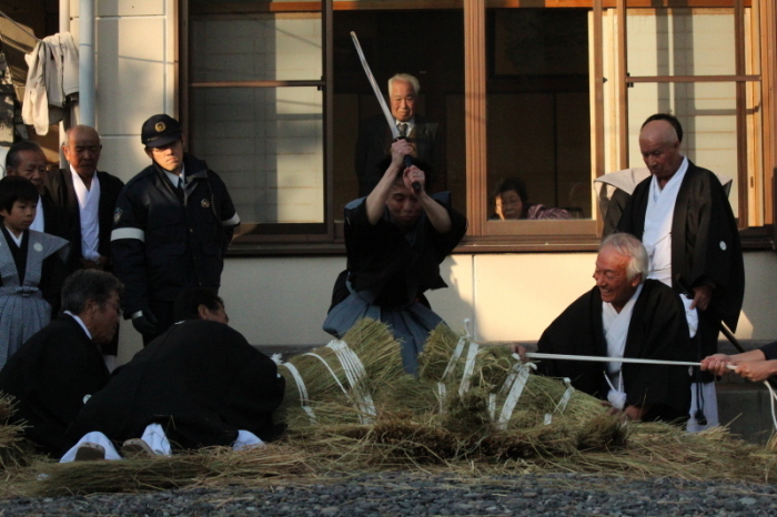しめ切り神事