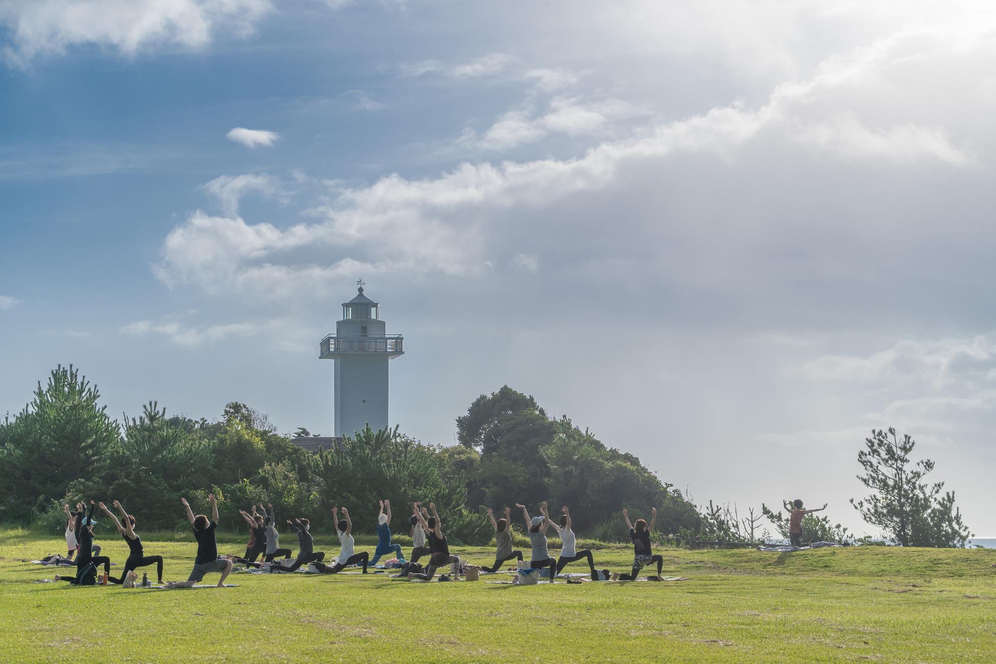 安乗埼灯台に広がる芝生広場