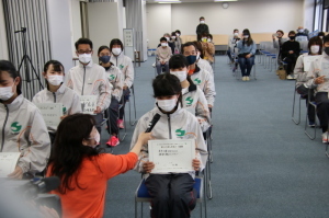 美し国駅伝選手解団式の写真