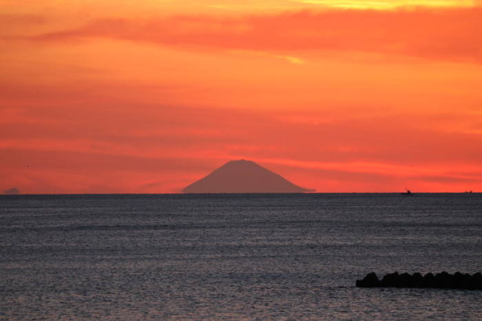 令和元年6月17日に国府から撮影された富士山