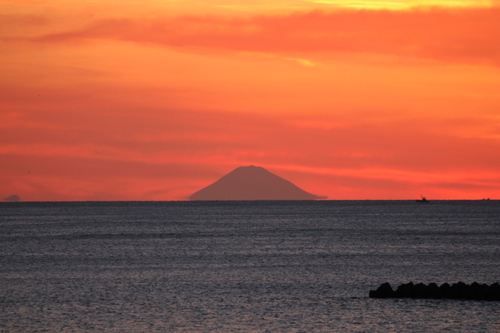 令和元年6月17日に国府から撮影された富士山